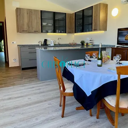 Moscatel Apartamento En Chalet Con Piscina Compartida Apartment Calpe